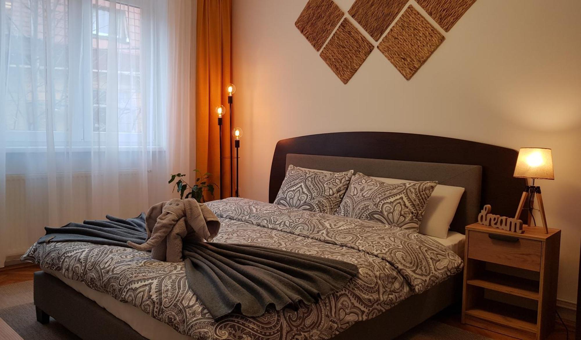 Tusmorez Central Apartment Тиргу-Муреш Екстер'єр фото